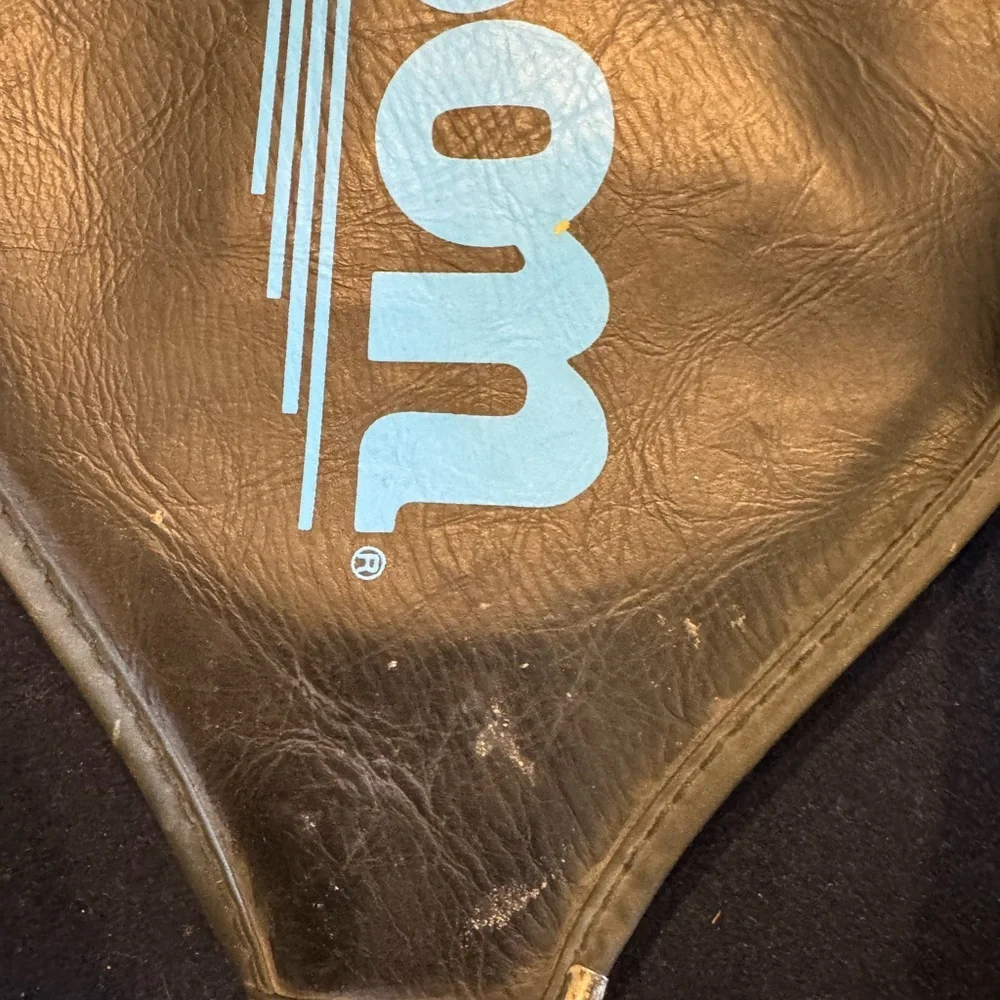 Graphite Boss Racket with Multicolor Strings - Picture 7 of 7